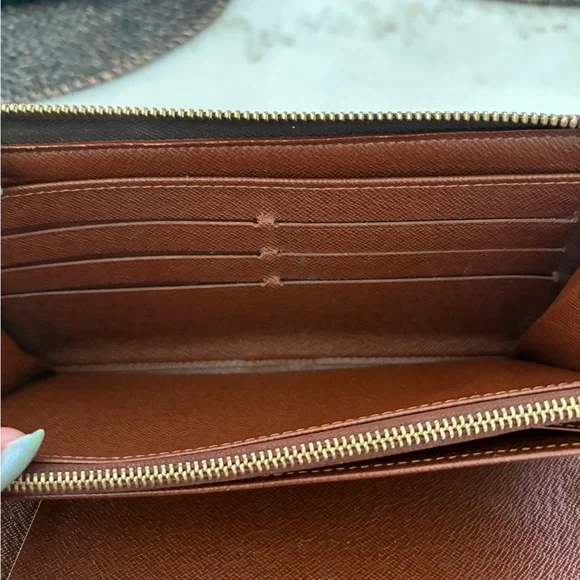 Louis Vuitton Brown Monogram Zip Passport Wallet - Picture 8 of 10